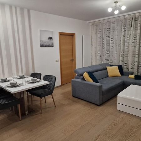 Stylish Panorama City Family Suite Братислава Екстериор снимка