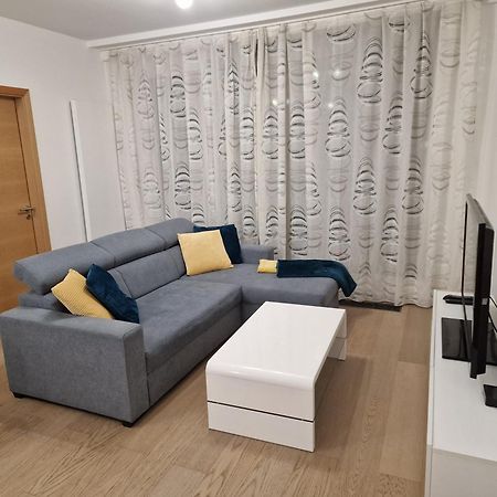 Stylish Panorama City Family Suite Братислава Екстериор снимка