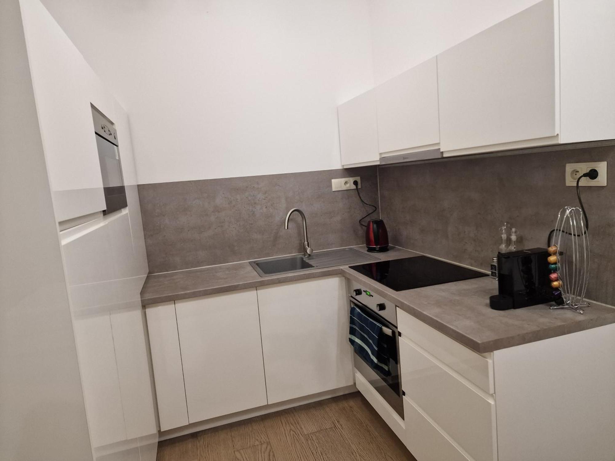 Stylish Panorama City Family Suite Братислава Екстериор снимка