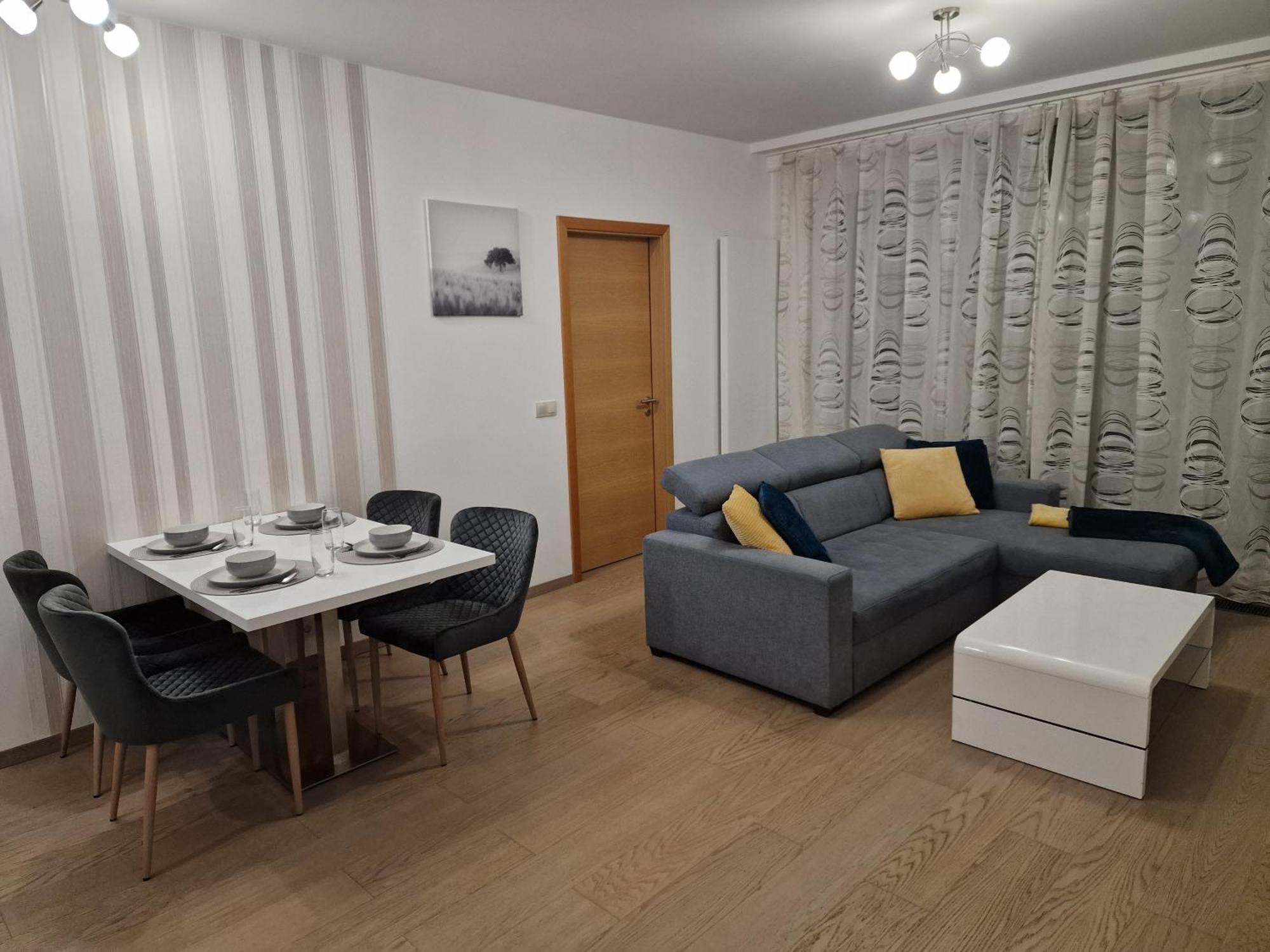 Stylish Panorama City Family Suite Братислава Екстериор снимка