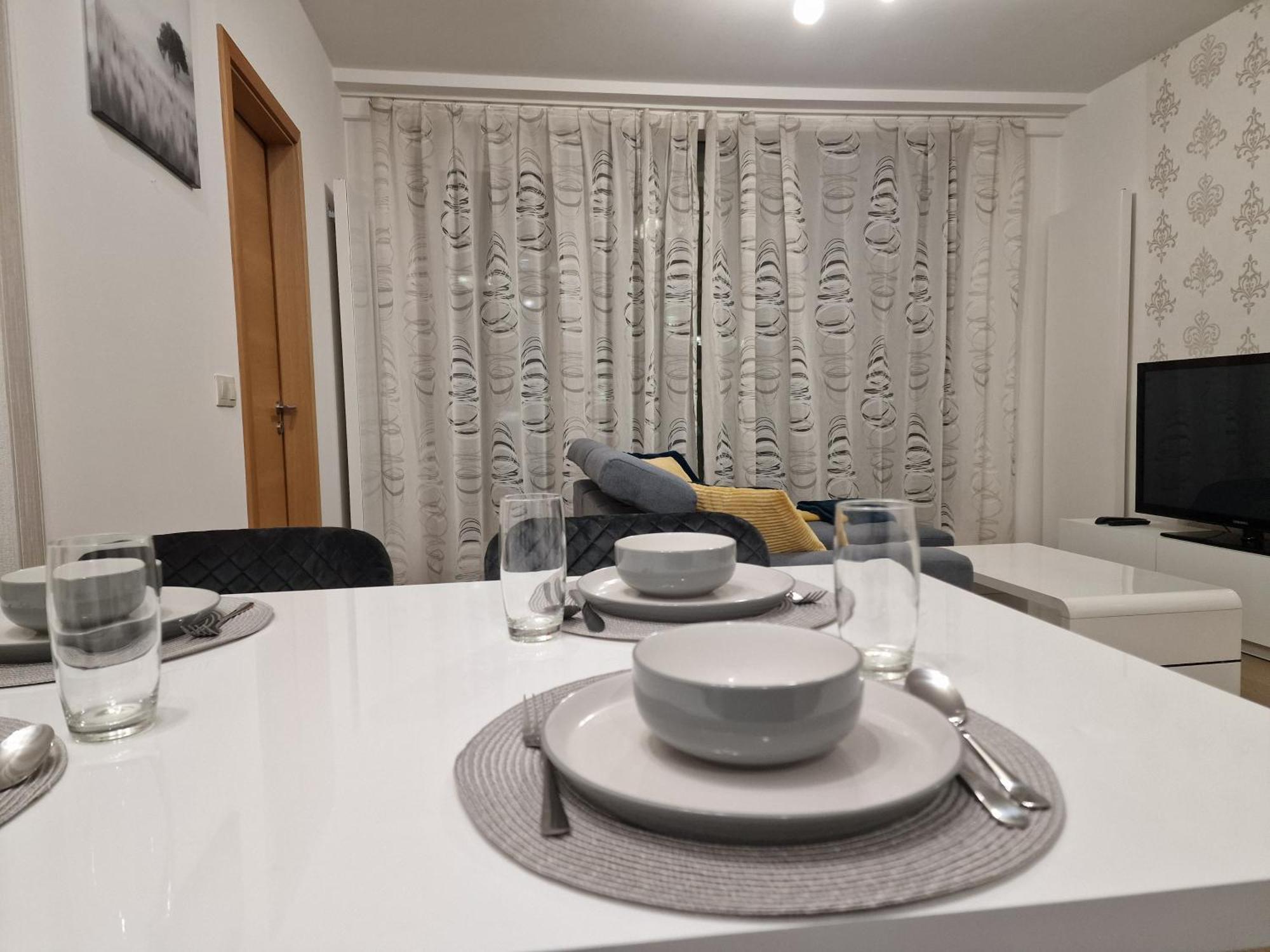 Stylish Panorama City Family Suite Братислава Екстериор снимка