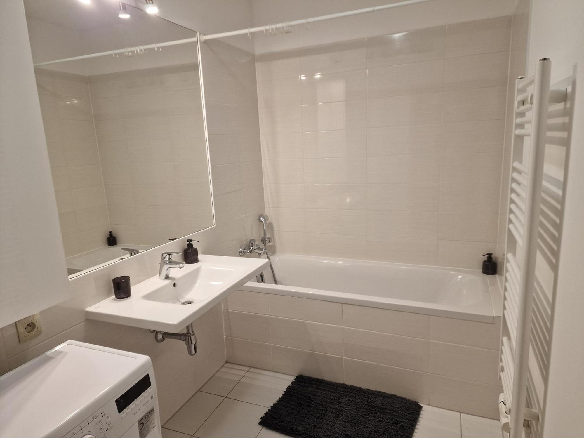 Stylish Panorama City Family Suite Братислава Екстериор снимка