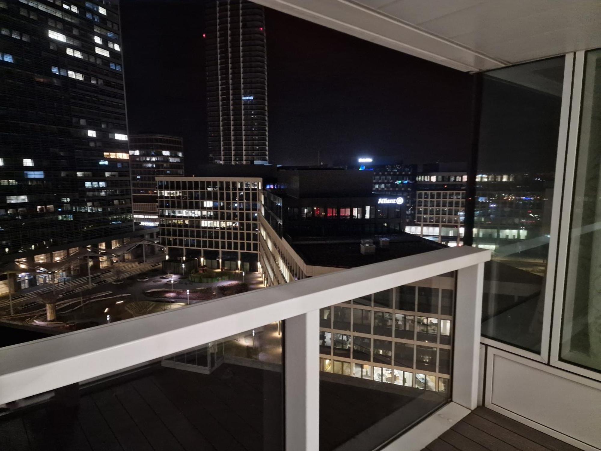 Stylish Panorama City Family Suite Братислава Екстериор снимка